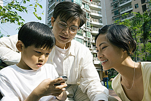 家长手机版如何控制孩子用家长手机玩游戏-第2张图片-太平洋在线下载
